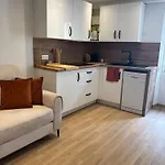 T2 Refait A Neuf En Plein Coeur De Fréjus